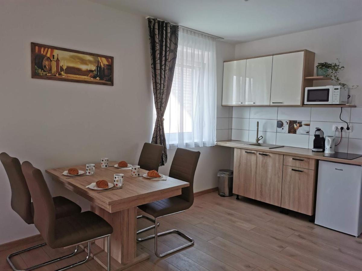 Dalia Apartman Тихань Экстерьер фото