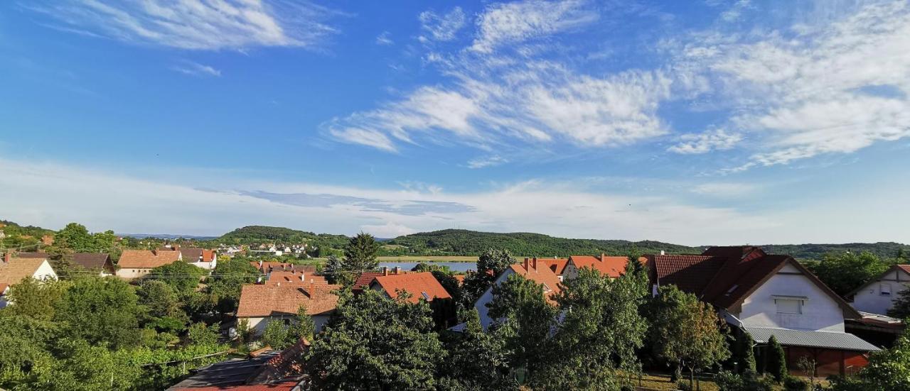 Dalia Apartman Тихань Экстерьер фото